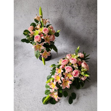 Komplet nagrobny pastelowy – róże i lilie | elegancka kompozycja na płytę