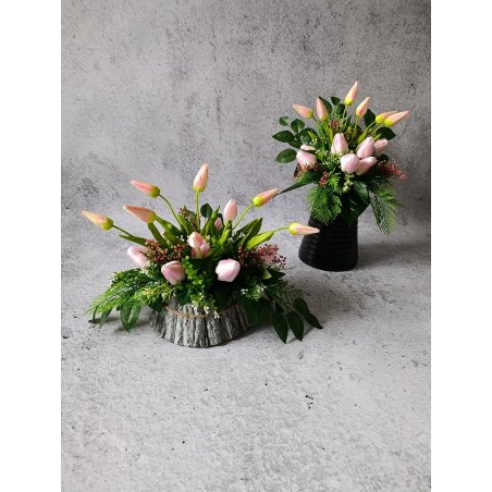 Kompozycja nagrobna z tulipanów | Sztuczne kwiaty na pomnik