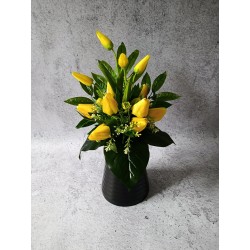 Kompozycja nagrobna żółte tulipany | Koszyk łezka + bukiet