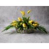 Kompozycja nagrobna żółte tulipany | Koszyk łezka + bukiet