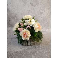 Kompozycja nagrobna na drewnianej podstawie | Bukiet do wazonu