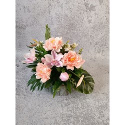 Kompozycja nagrobna na drewnianej podstawie | Bukiet do wazonu