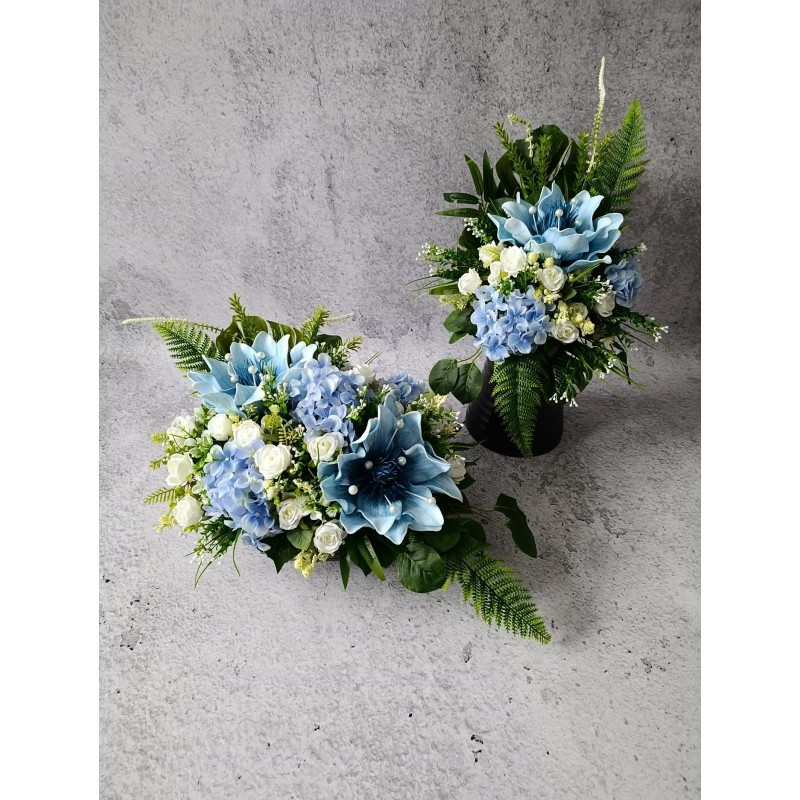 Komplet nagrobny błękitno-kremowy – duża kompozycja na płytę + bukiet